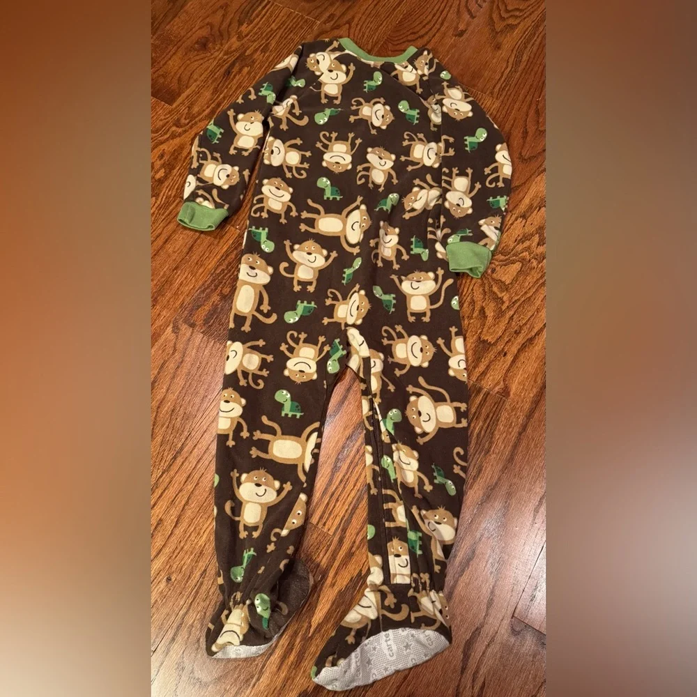 Lot of 4 Carter's 3T footed, zip up pajamas